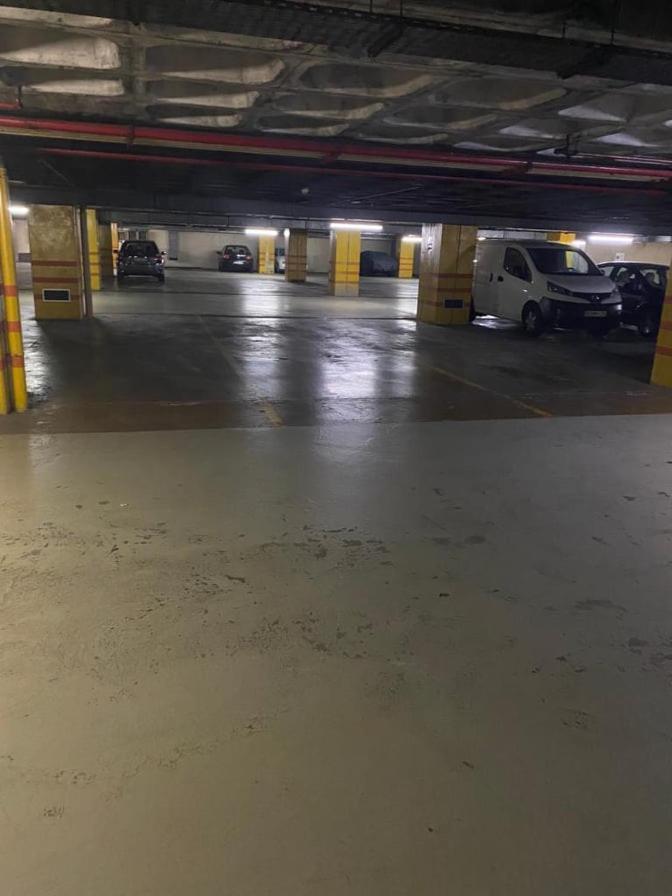 411 Gale Center Wi-fi, Estacionamento Porto